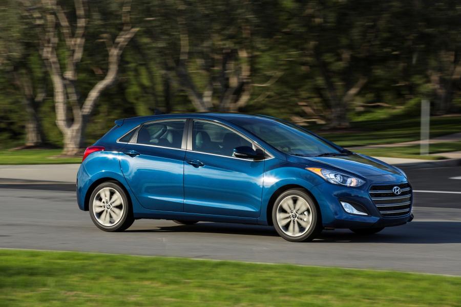  Hyundai Elantra GT 2015 года  (фото 7 из 23)